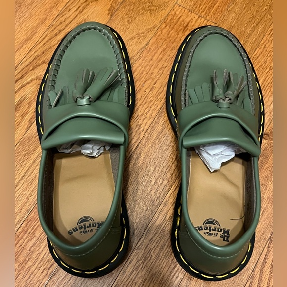 NEW Dr. Martens Olive Tassel Loafers women’s sz8 - Picture 3 of 7